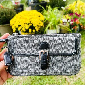 Vintage Coach Coach Herringbone Woolen Tweed Clutch Wristlet Black and White